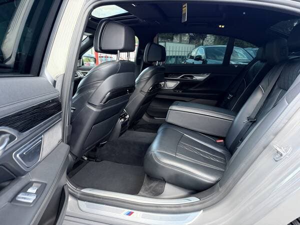 2019 BMW 745e — Miniatură 20