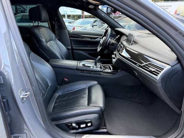 2019 BMW 745e — Miniatură 8