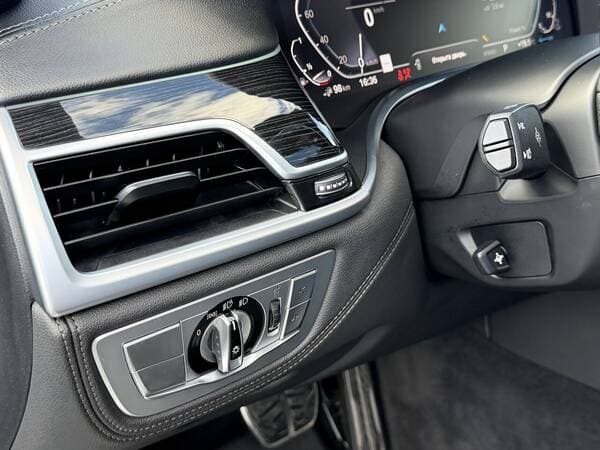 2019 BMW 745e — Miniatură 17