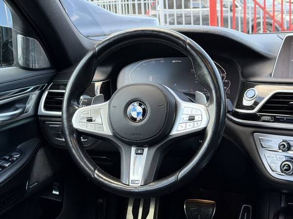 2019 BMW 745e — Miniatură 10