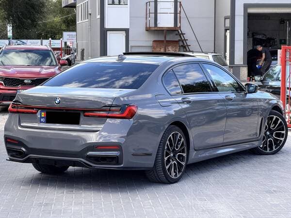 2019 BMW 745e — Miniatură 3