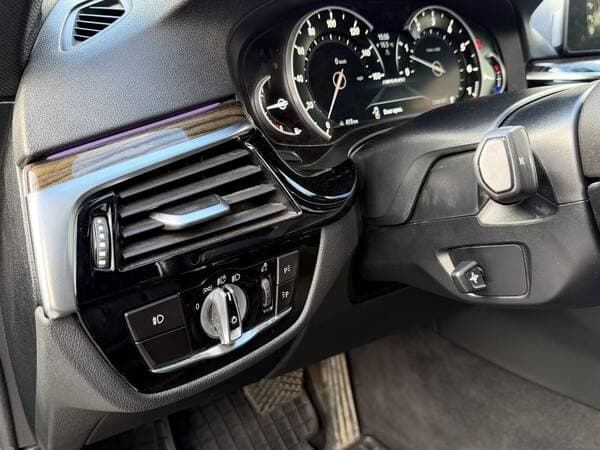 BMW 530 2018 — Миниатюра 12
