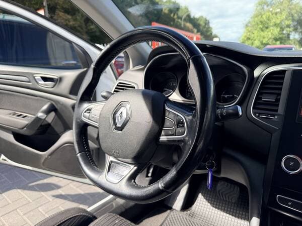 2017 Renault Megane — Miniatură 8