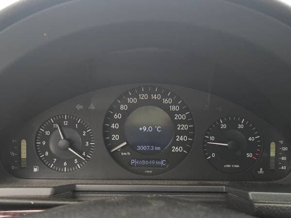 2005 Mercedes E 200 — Miniatură 9