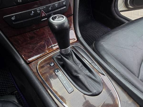 2005 Mercedes E 200 — Miniatură 12