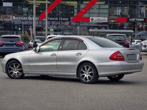 2005 Mercedes E 200 — Miniatură 3
