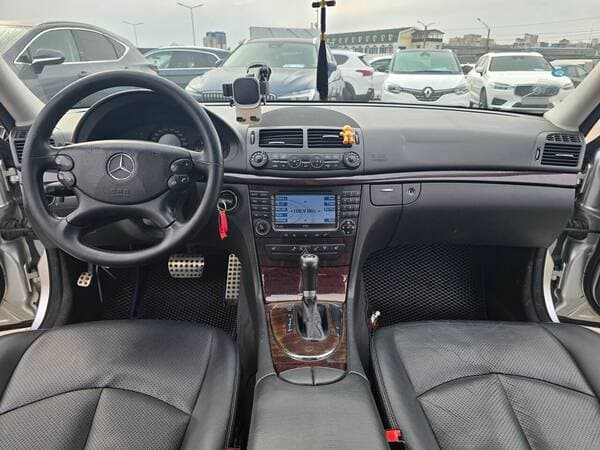 2005 Mercedes E 200 — Miniatură 7