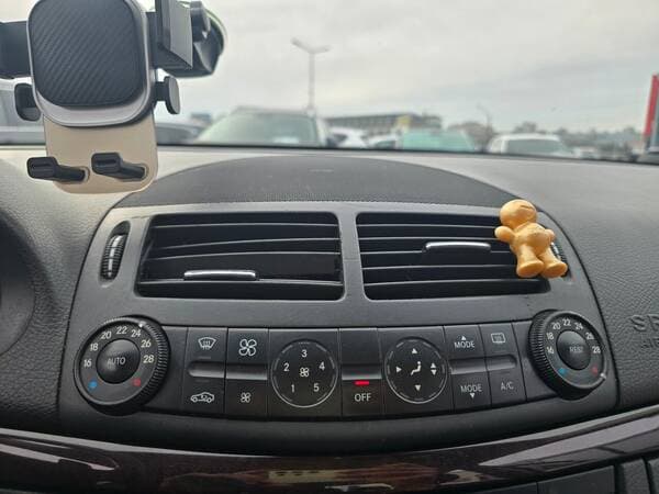 2005 Mercedes E 200 — Miniatură 11