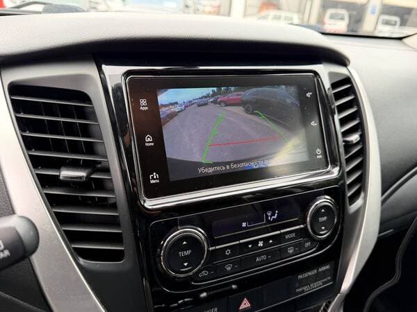 2018 Mitsubishi Pajero Sport — Miniatură 13