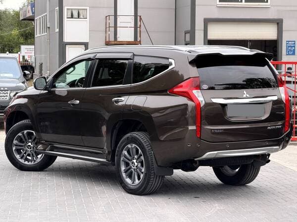2018 Mitsubishi Pajero Sport — Miniatură 4