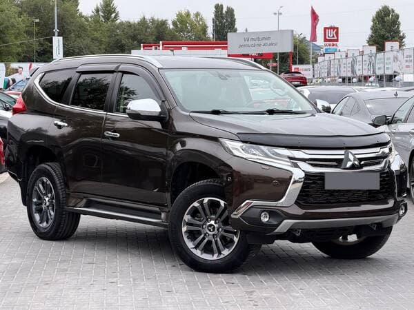 2018 Mitsubishi Pajero Sport — Miniatură 2