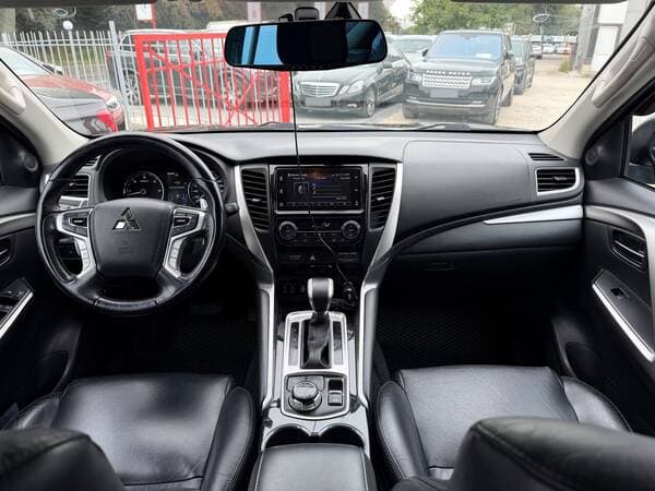 2018 Mitsubishi Pajero Sport — Miniatură 12