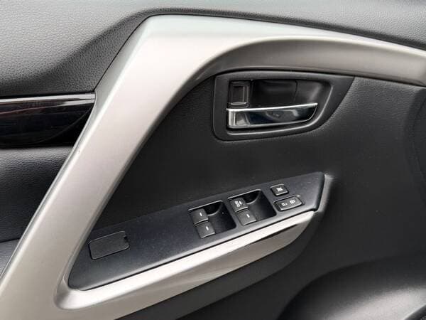 2018 Mitsubishi Pajero Sport — Miniatură 18