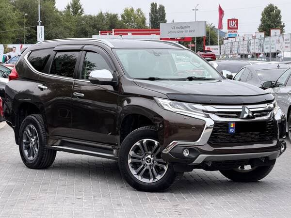 2018 Mitsubishi Pajero Sport — Miniatură 2