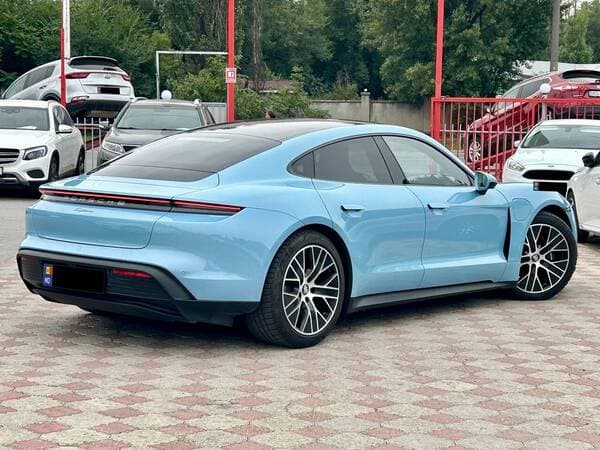 2021 Porsche Taycan — Miniatură 3