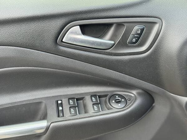 2018 Ford Kuga — Miniatură 15