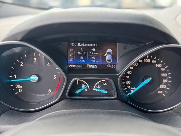 2018 Ford Kuga — Miniatură 10