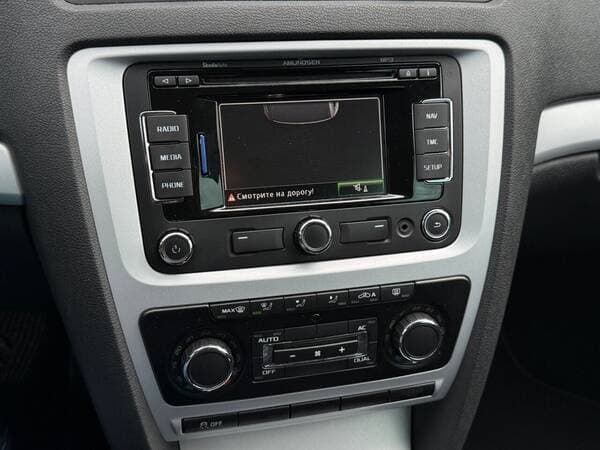 2011 Skoda Octavia — Miniatură 10