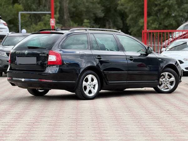 2011 Skoda Octavia — Miniatură 4