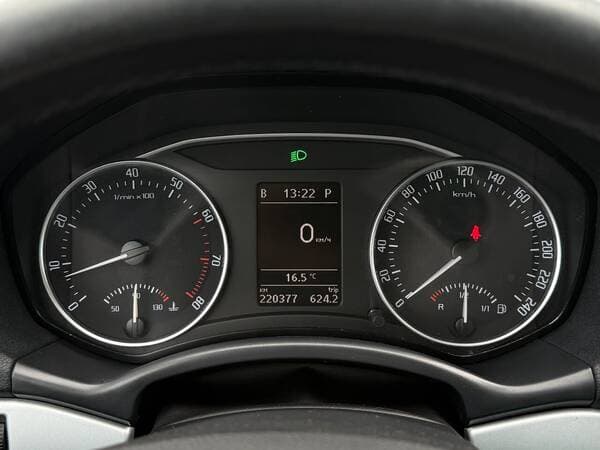 2011 Skoda Octavia — Miniatură 9