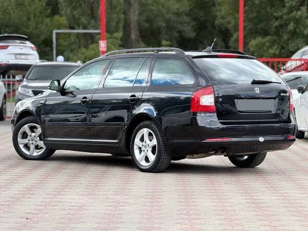 2011 Skoda Octavia — Miniatură 3