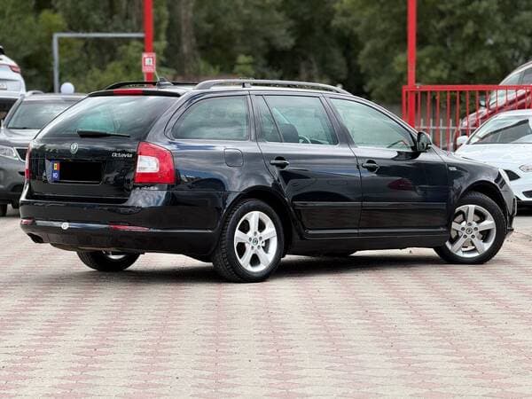2011 Skoda Octavia — Miniatură 4