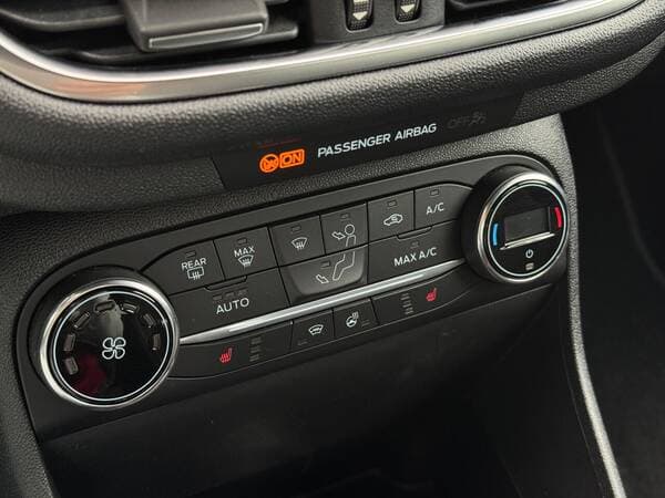 2018 Ford Fiesta — Miniatură 13