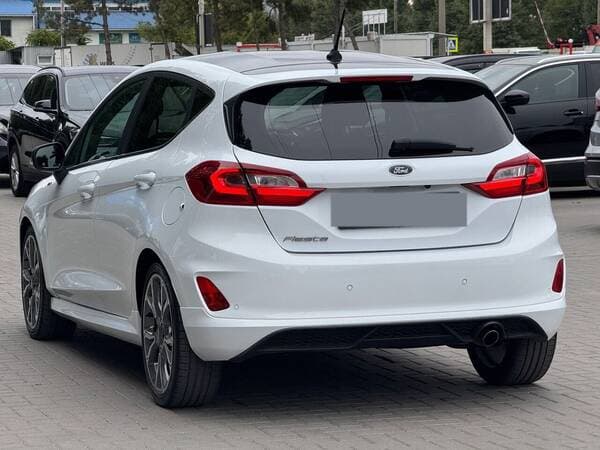 2018 Ford Fiesta — Miniatură 3