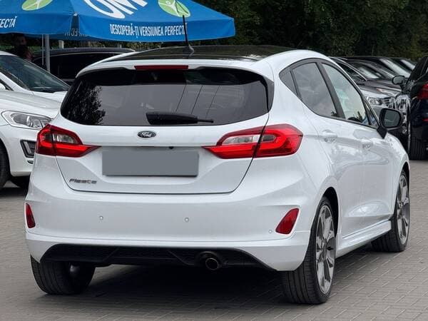 2018 Ford Fiesta — Miniatură 4
