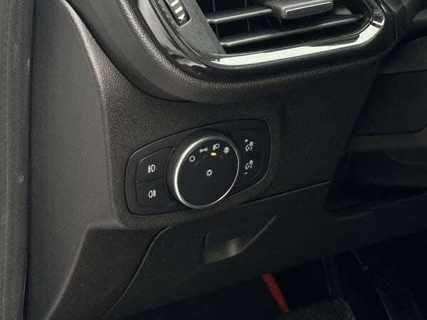 2018 Ford Fiesta — Miniatură 18