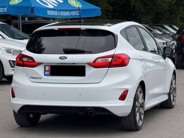 2018 Ford Fiesta — Miniatură 4