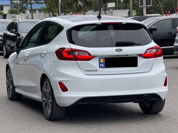 2018 Ford Fiesta — Miniatură 3