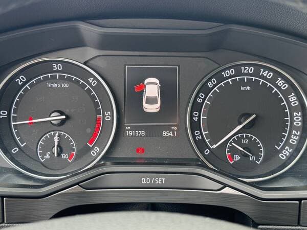 2016 Skoda Superb — Miniatură 10