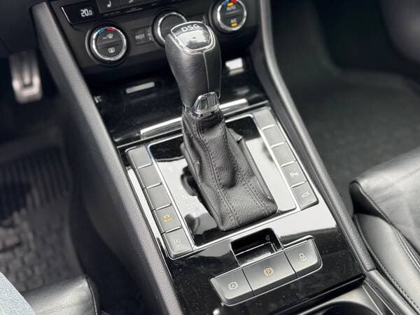 2016 Skoda Superb — Miniatură 13