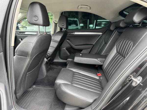 2016 Skoda Superb — Miniatură 18