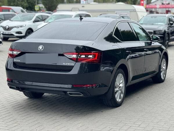 2016 Skoda Superb — Miniatură 3