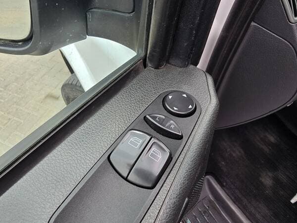 2012 Mercedes Vito — Miniatură 12