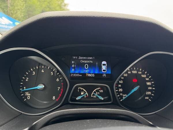 2016 Ford Focus — Miniatură 10