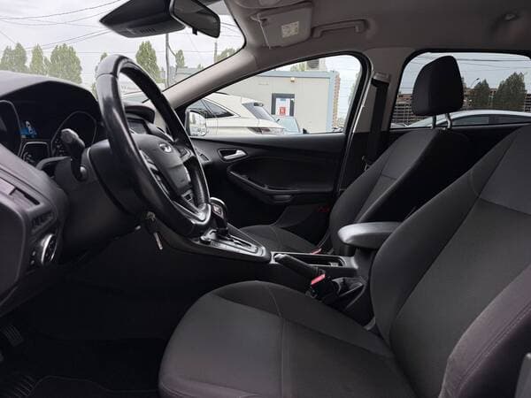 2016 Ford Focus — Miniatură 5