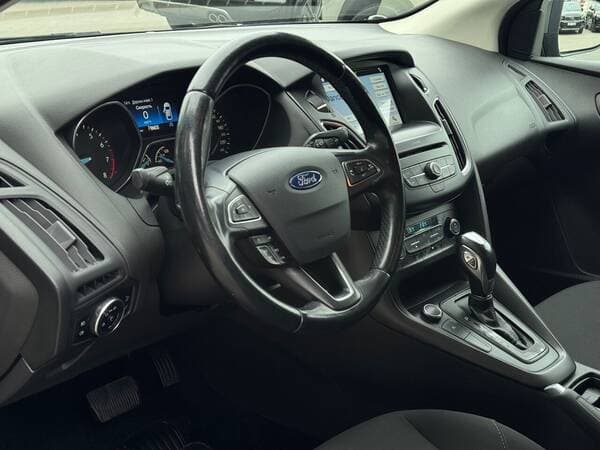 2016 Ford Focus — Miniatură 6