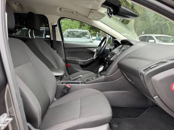 2016 Ford Focus — Miniatură 7