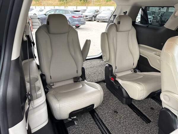 2020 Kia Carnival — Miniatură 21