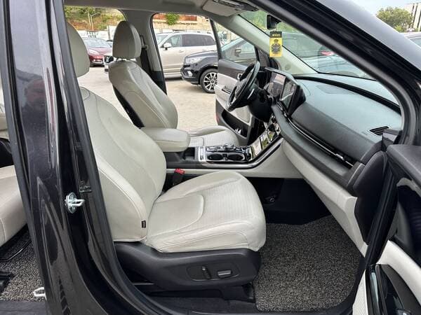 2020 Kia Carnival — Miniatură 7