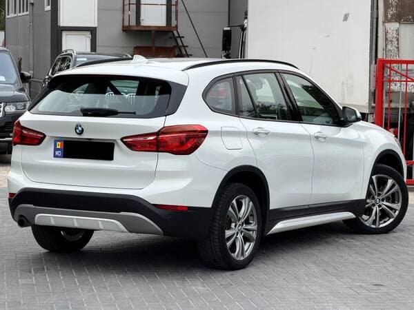 2017 BMW X1 — Miniatură 4