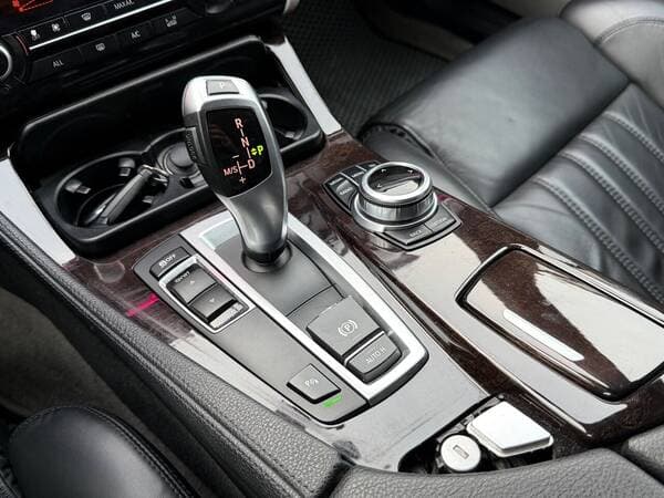 2013 BMW 528 — Miniatură 16