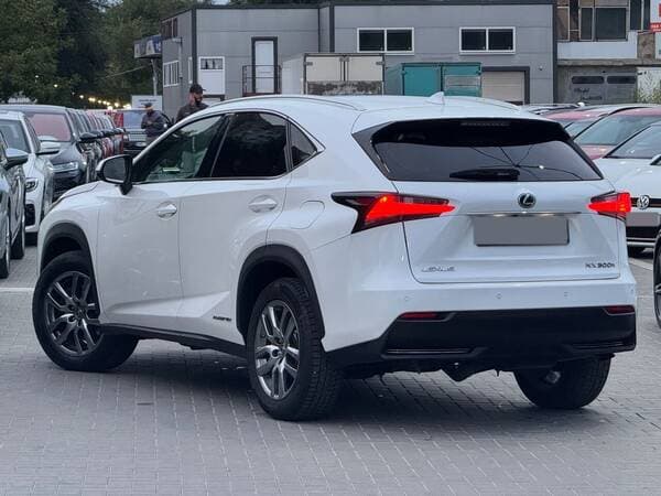 2016 Lexus NX 300H — Miniatură 4