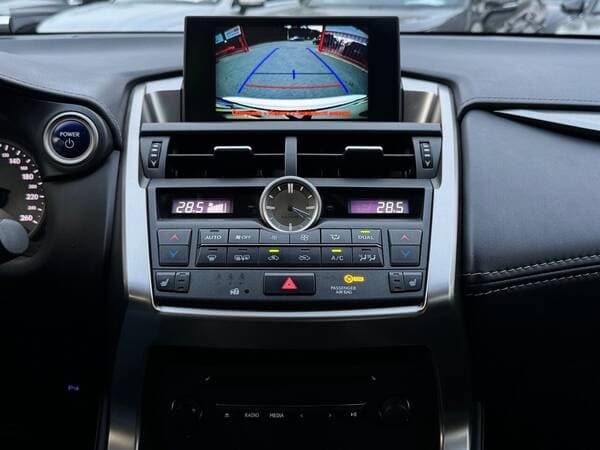 2016 Lexus NX 300H — Miniatură 10