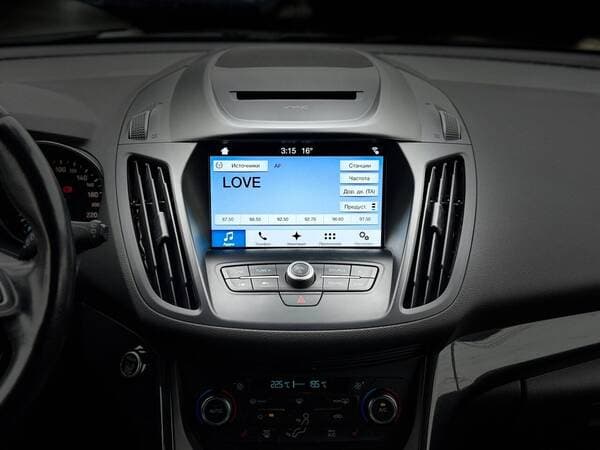 2017 Ford Kuga — Miniatură 10