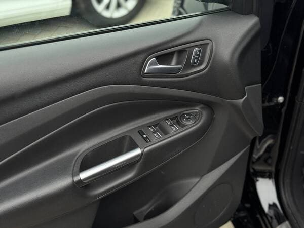 2017 Ford Kuga — Miniatură 13