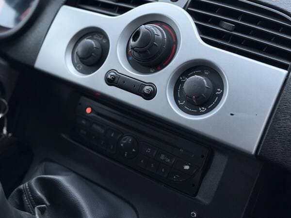2011 Renault Kangoo — Miniatură 9
